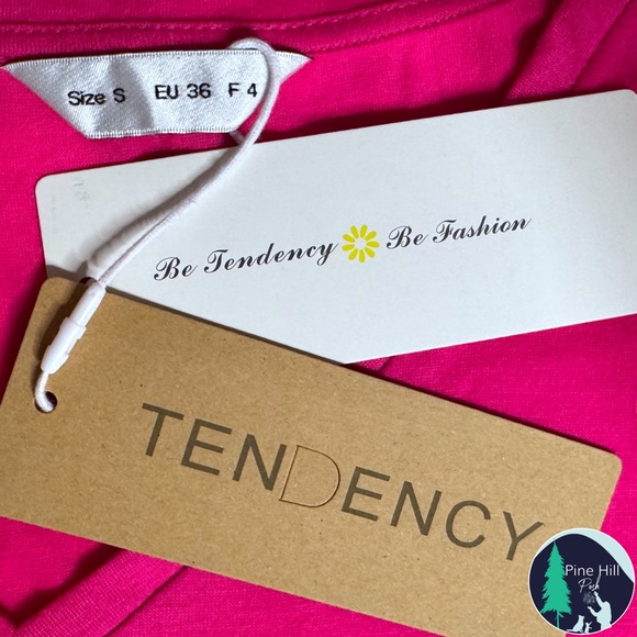 NEW Tendency Dragonfly T-Shirt US Womens XL (tag size Small ) Pink V-neck NWT - Picture 4 of 7